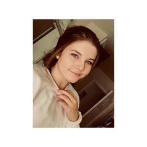 Meet your Posher, Christina